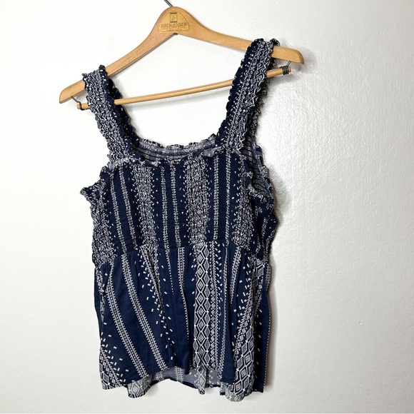 Old Navy Womens Casual Boho Smocked Blue Print Tank Top Large L - Picture 6 of 7